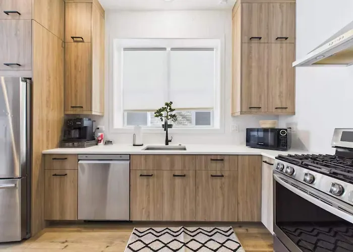 Peaceful Zen Flat 2br Oasis With Free Parking *