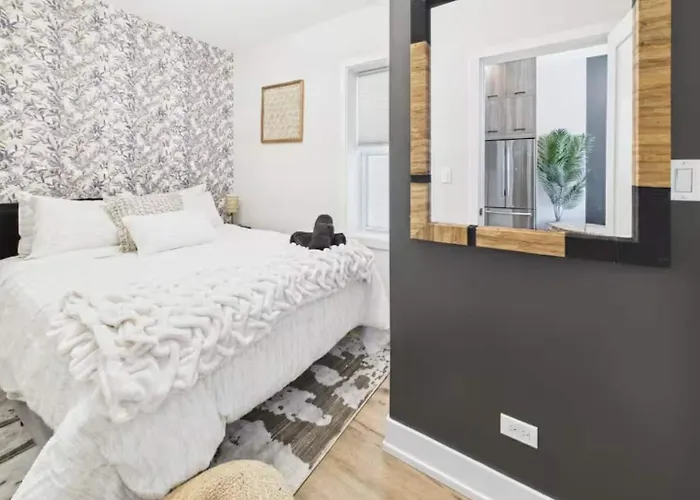 Peaceful Zen Flat 2br Oasis With Free Parking Apartamento Chicago