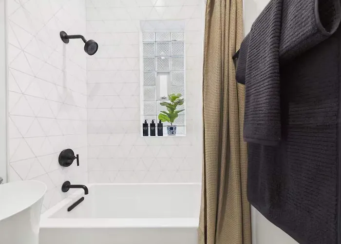 Peaceful Zen Flat 2br Oasis With Free Parking Apartamento Chicago